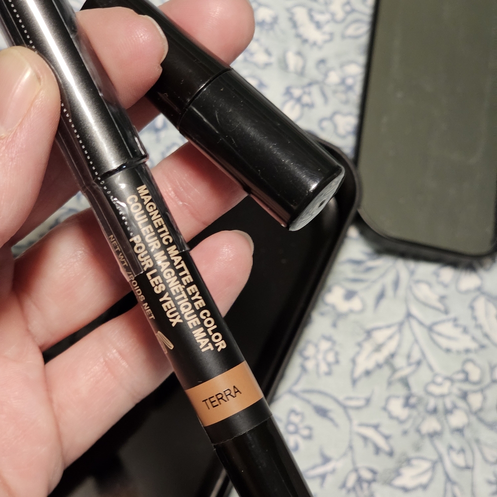NUDESTIX Magnetic Matte Eye Color - Terra